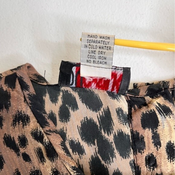 Vintage QuoSilk Animal Print Silk Short Sleeve Round Neck Blouse Women Large - Picture 7 of 11